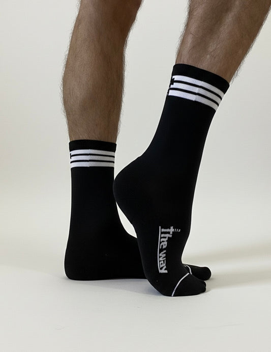 Endurance Crew Sock 3 Pack and Wash Bag (BLACK)