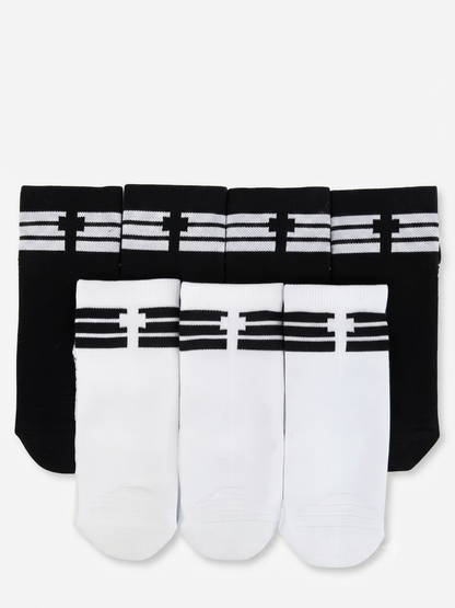 CREW 7 Pair Bundle: Endurance Socks - 4 Black / 3 White
